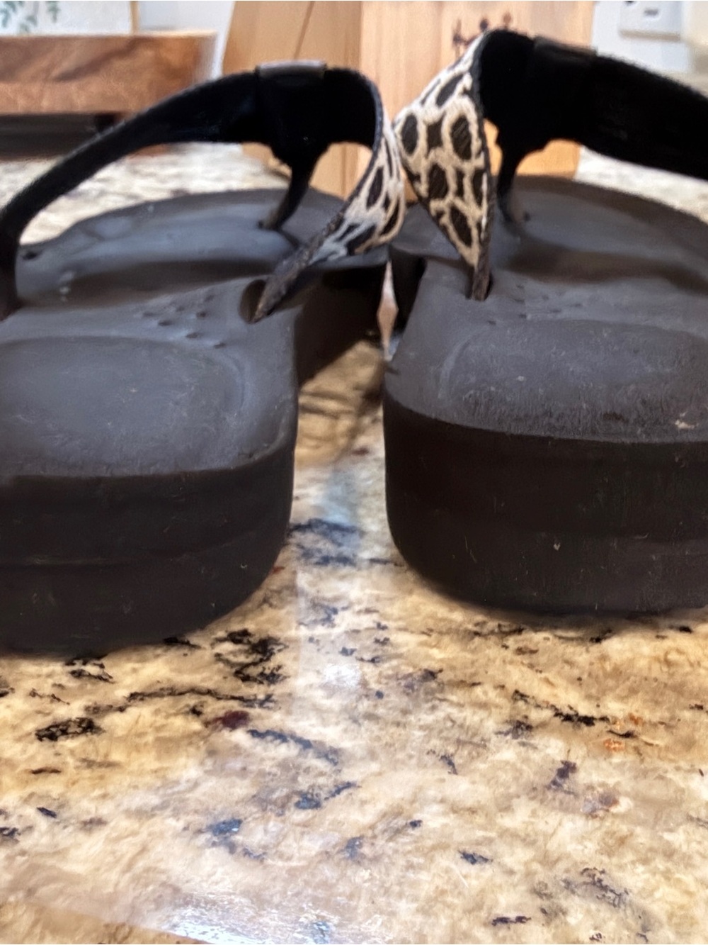 Coach Signature Flip Flop Sandals | Black & White Logo Print | Comfort - Picture 4 of 7